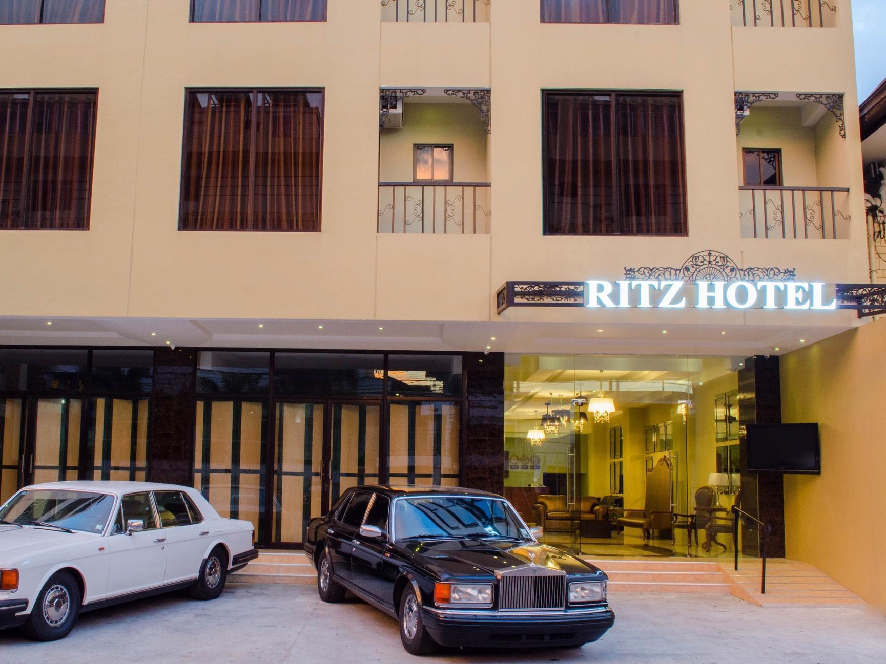 Ritz Hotel Angeles Buitenkant foto